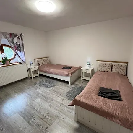 Rodinna Farma Sedmikraska * Sněžné